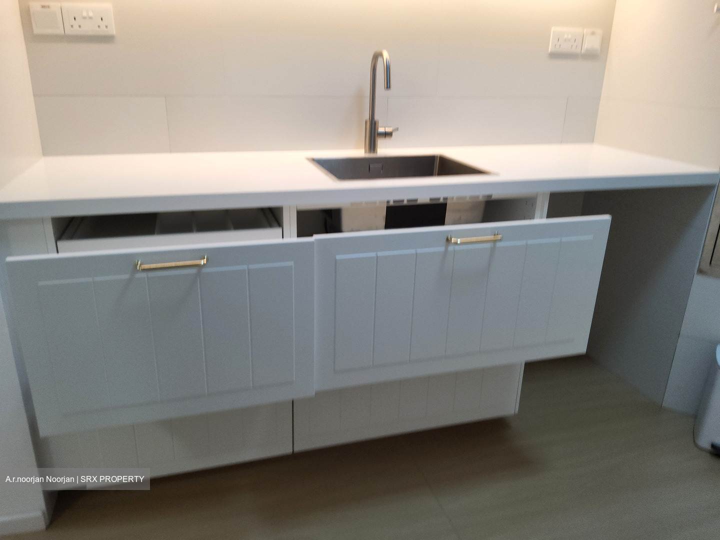 West Bay Condominium (D5), Condominium #541095191